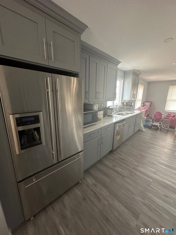 180 Pleasantview Ave - Photo 7 of 19