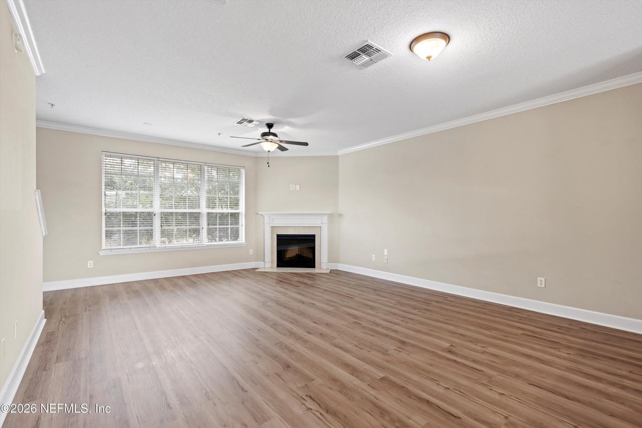 4368 Ellipse Dr - Photo 5 of 22