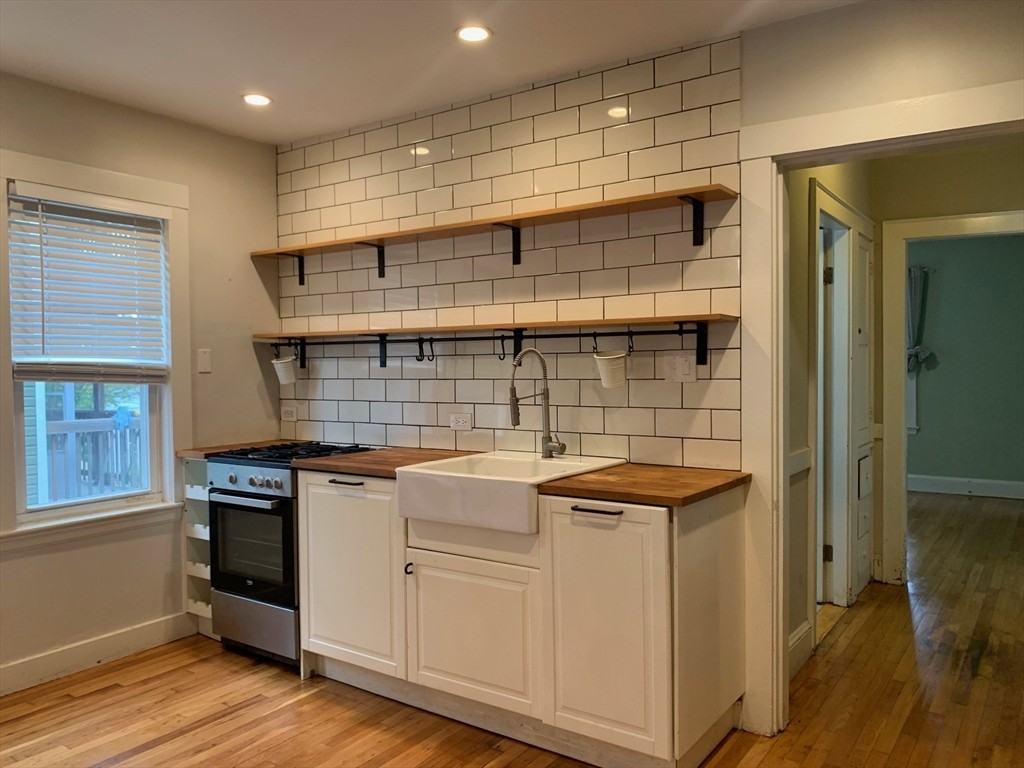 29 Gibson St - Photo 2 of 11
