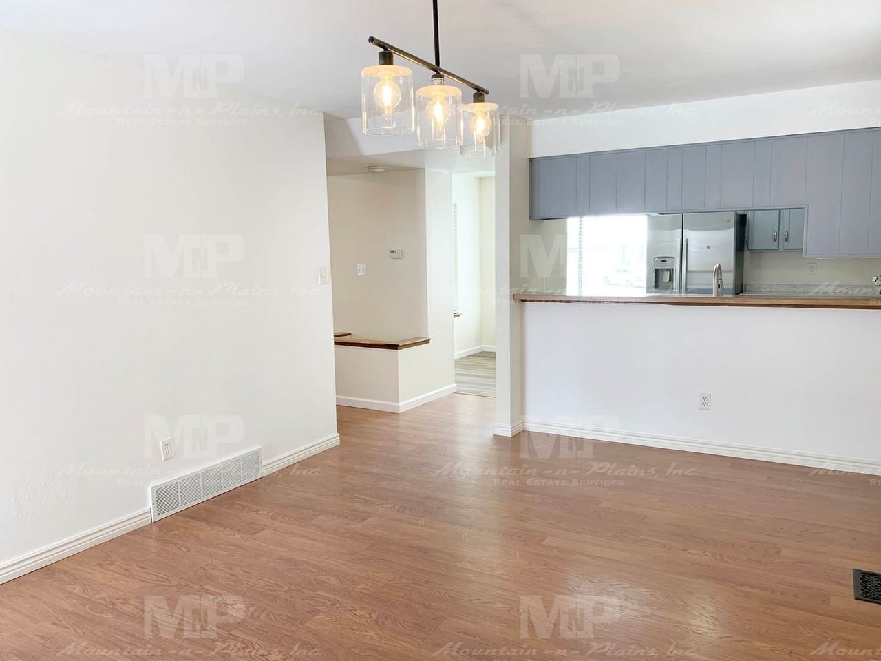 972 Bitterbrush Ln - Photo 4 of 19