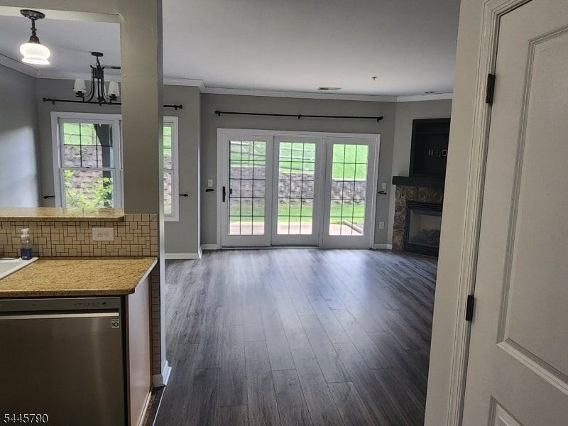 10 Maple Cres - Photo 2 of 21