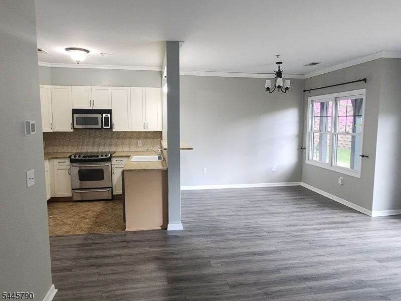 10 Maple Cres - Photo 4 of 21