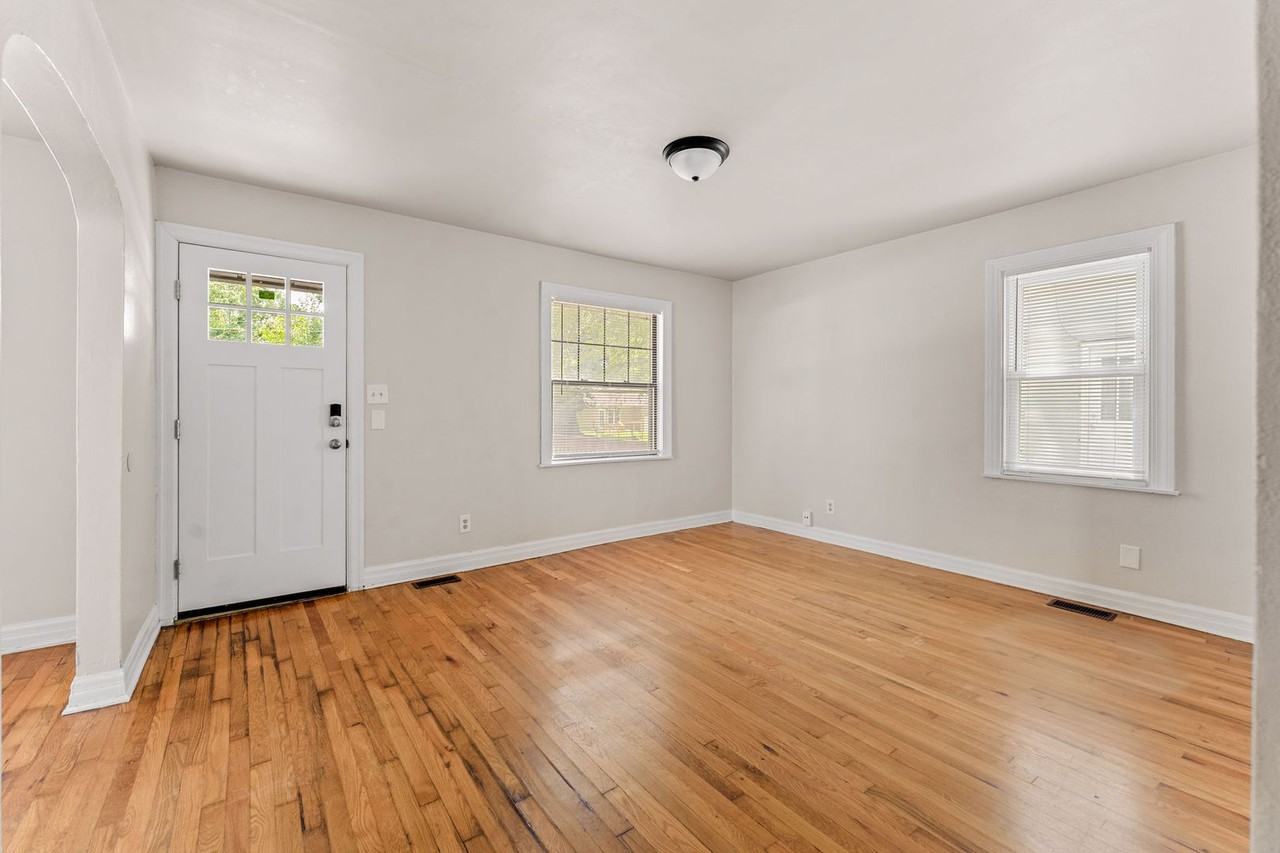 611 W Minota St - Photo 4 of 21