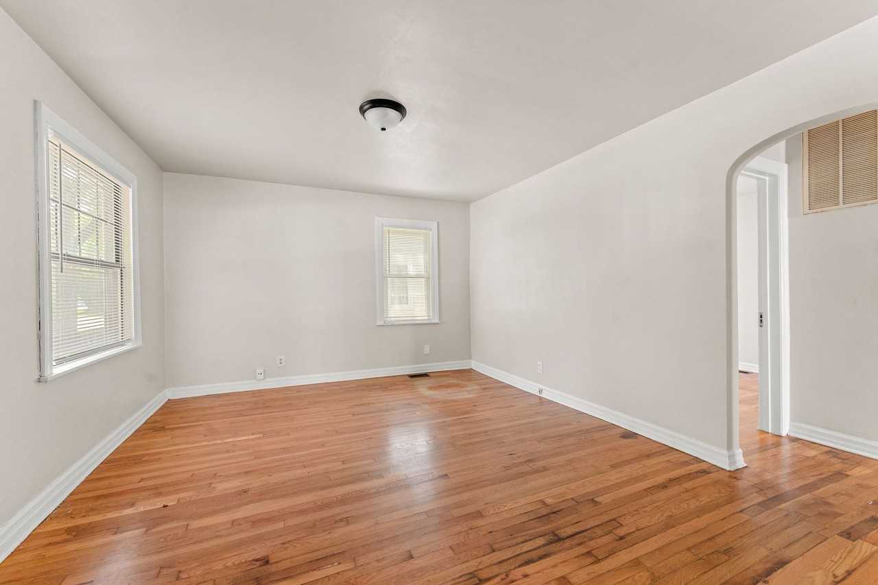611 W Minota St - Photo 6 of 21
