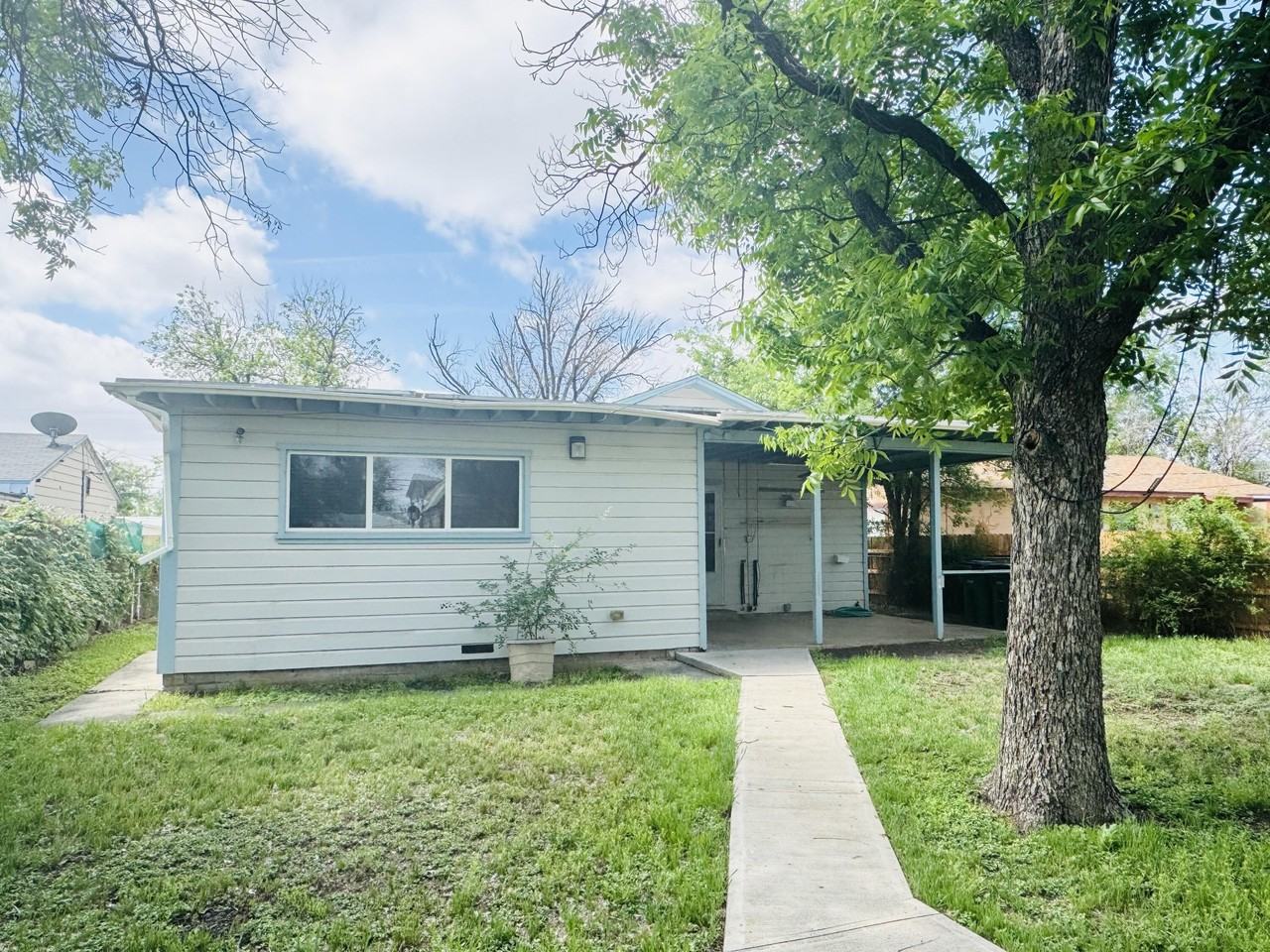 1510 E Harris Ave - Photo 3 of 31