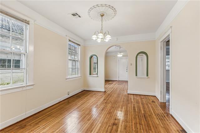 2224 Pine St - Photo 4 of 13
