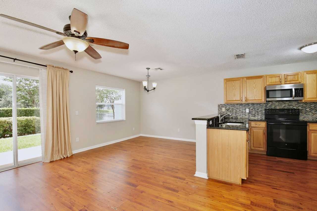 12810 Lexington Summit St - Photo 4 of 23