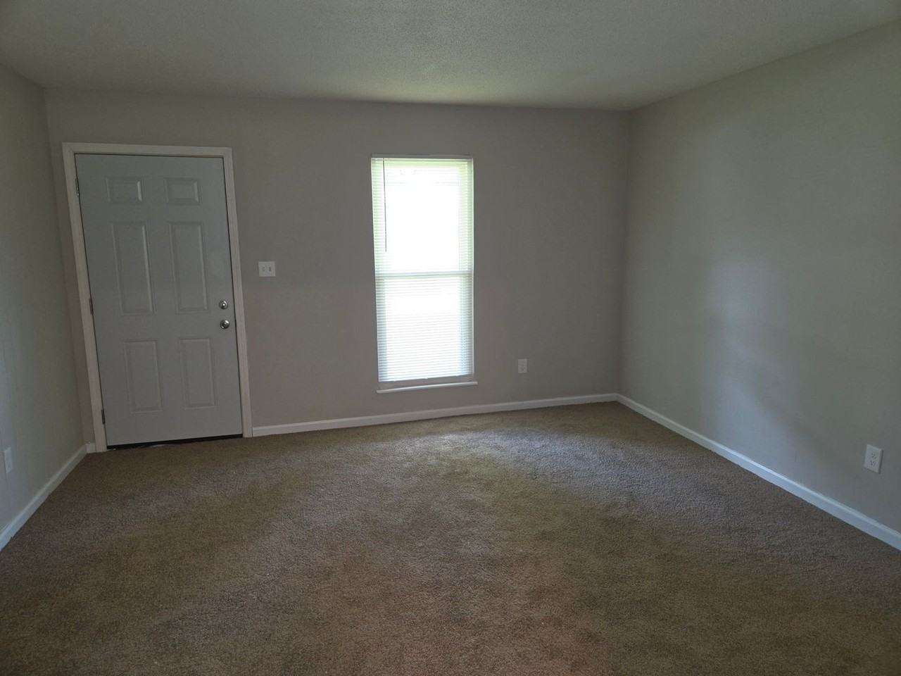 614 Spencer Ave - Photo 4 of 12