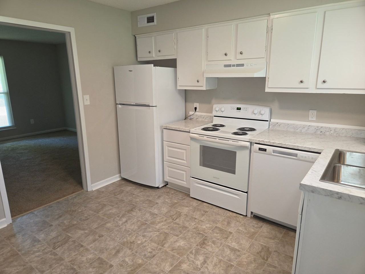 614 Spencer Ave - Photo 7 of 12