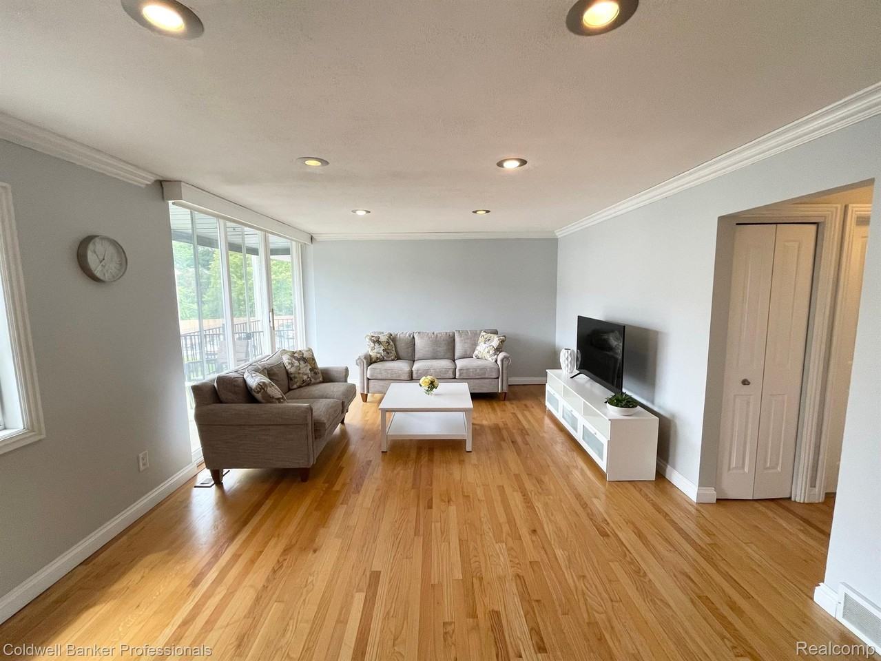 311 N Eton St - Photo 7 of 34