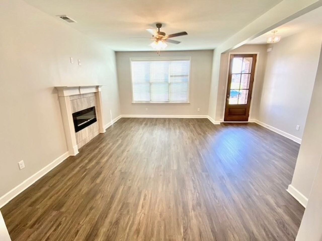 370 Azalea Dr - Photo 4 of 16