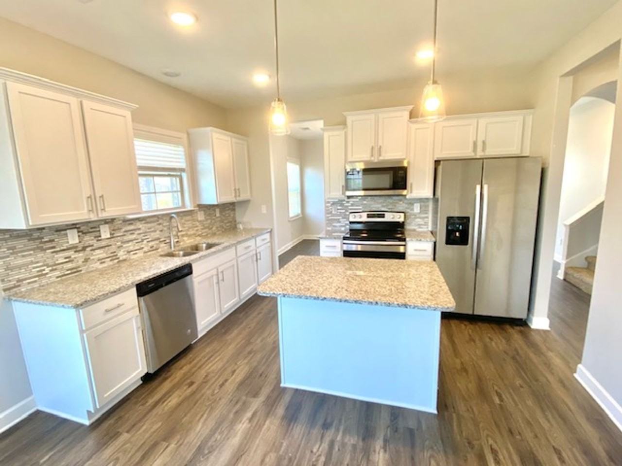 370 Azalea Dr - Photo 6 of 16