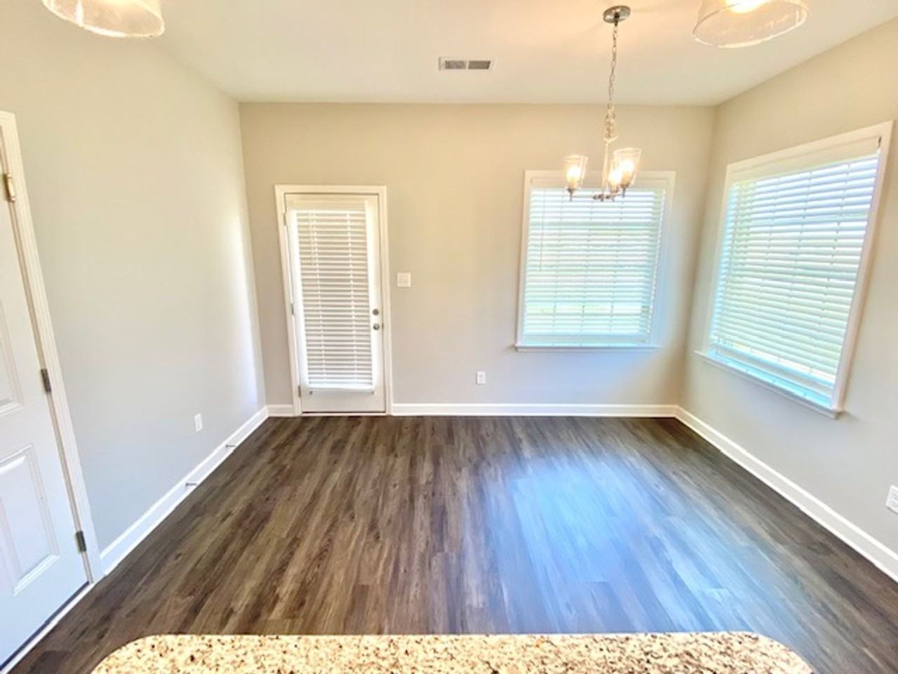 370 Azalea Dr - Photo 7 of 16