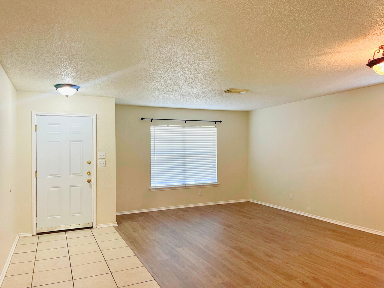 7306 Daulton Rdg - Photo 5 of 19