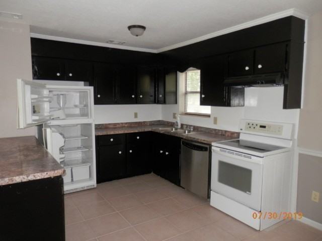 114 Pointe South Dr - Photo 2 of 8