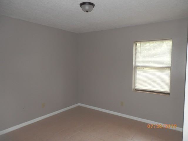 114 Pointe South Dr - Photo 4 of 8