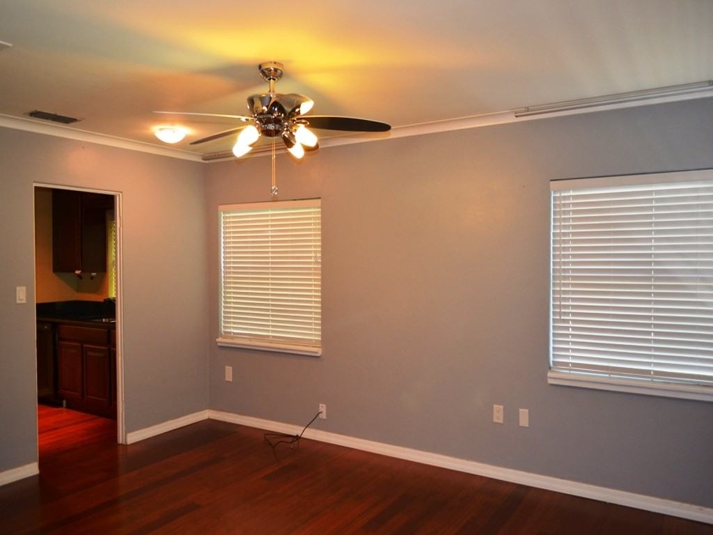 200 S Glenwood Ave - Photo 3 of 11