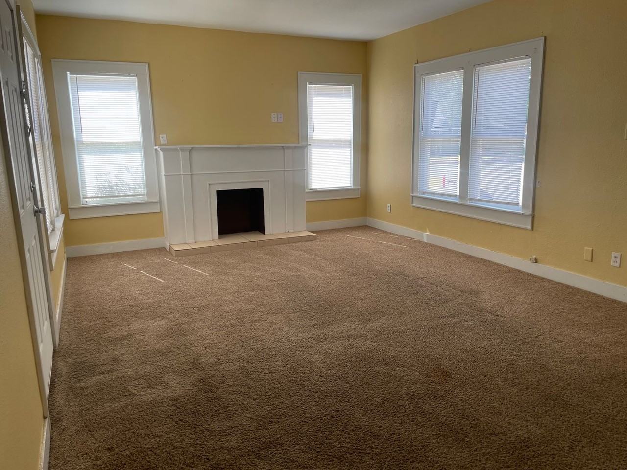 421 Kirkwood St - Photo 4 of 18