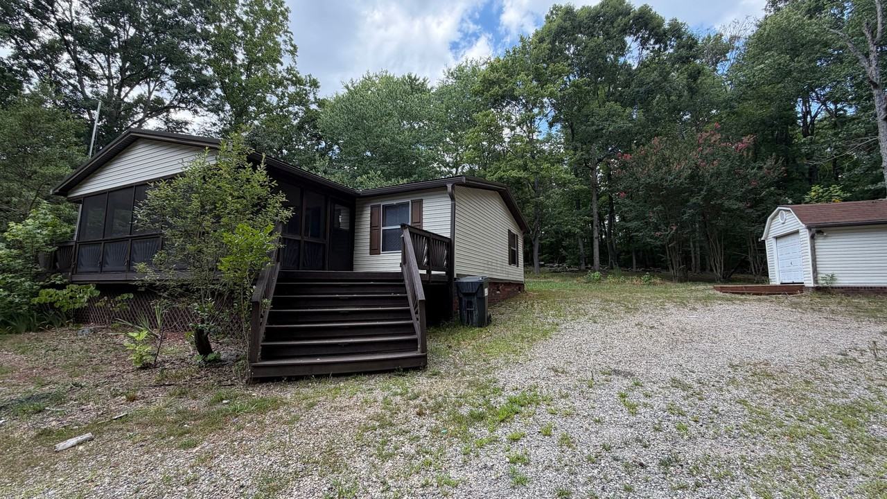 121 Rainwood Dr - Photo 2 of 14