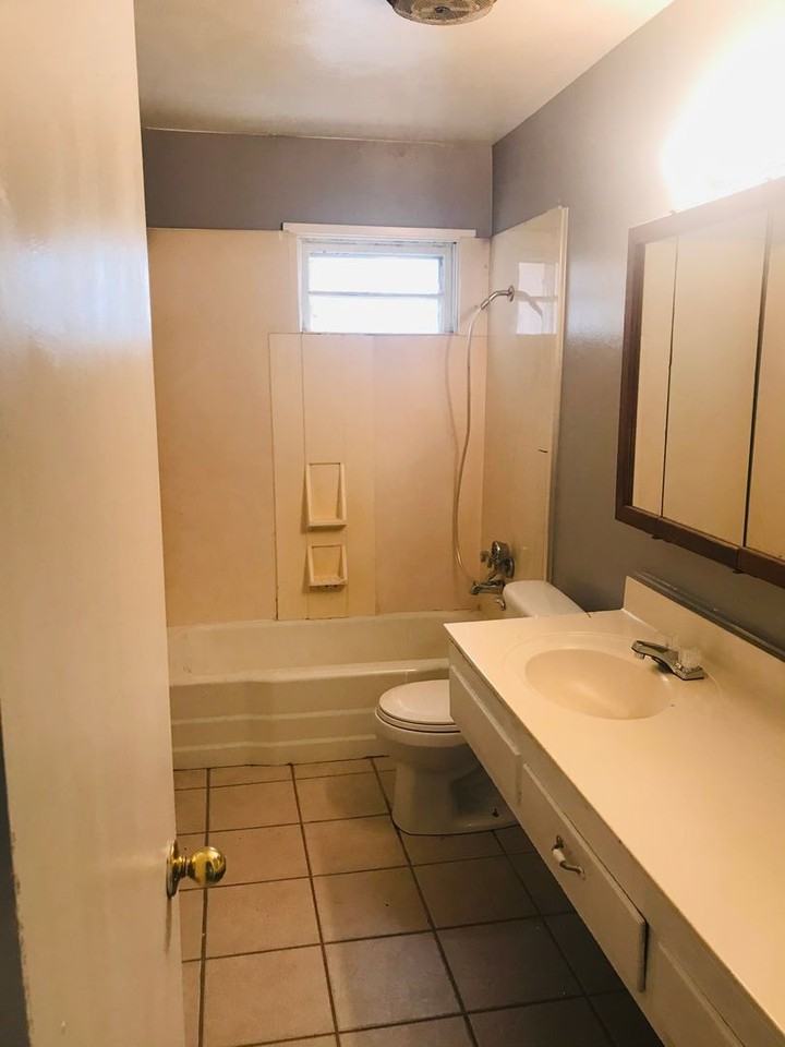 1719 E 2nd St - Photo 6 of 12