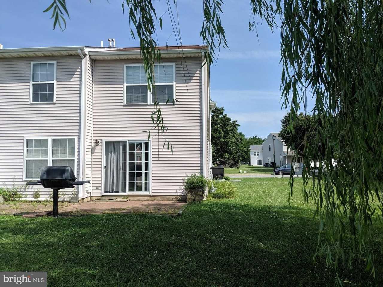 206 Shadybrook Dr - Photo 2 of 3