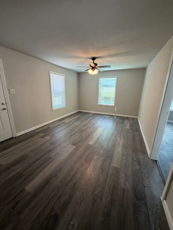 2801 Burchill Rd S - Photo 2 of 4