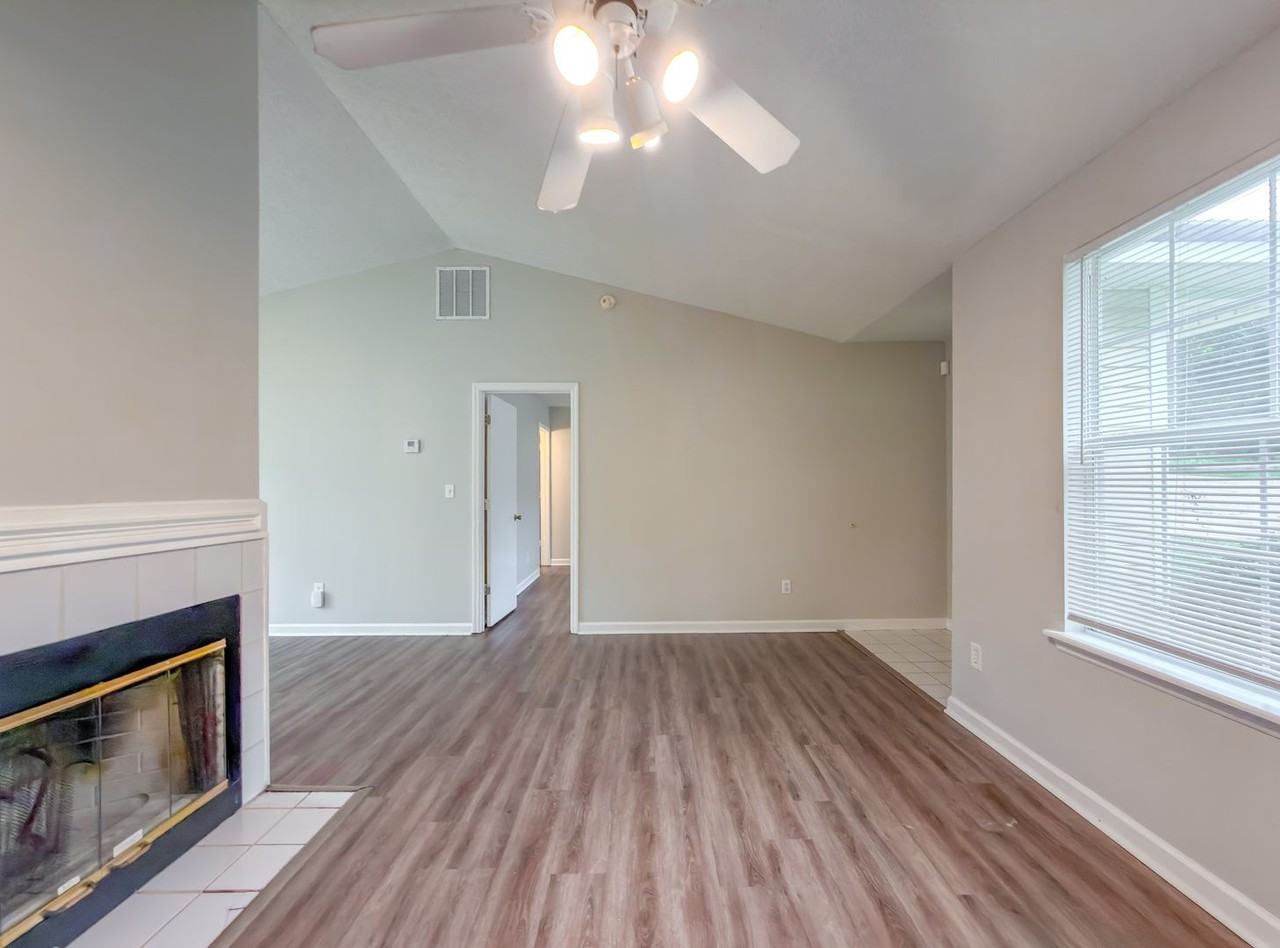 1367 Idlewild Dr - Photo 7 of 46