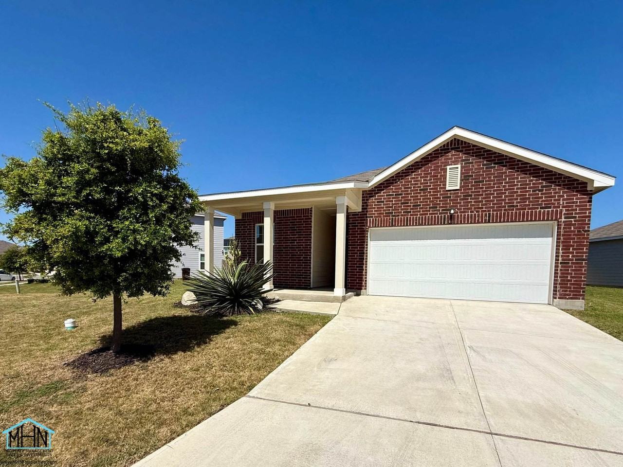 5843 Gulf Mdw - Photo 2 of 23