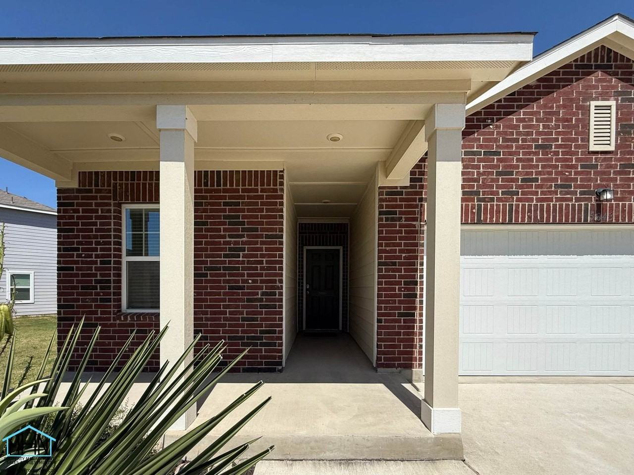 5843 Gulf Mdw - Photo 3 of 23