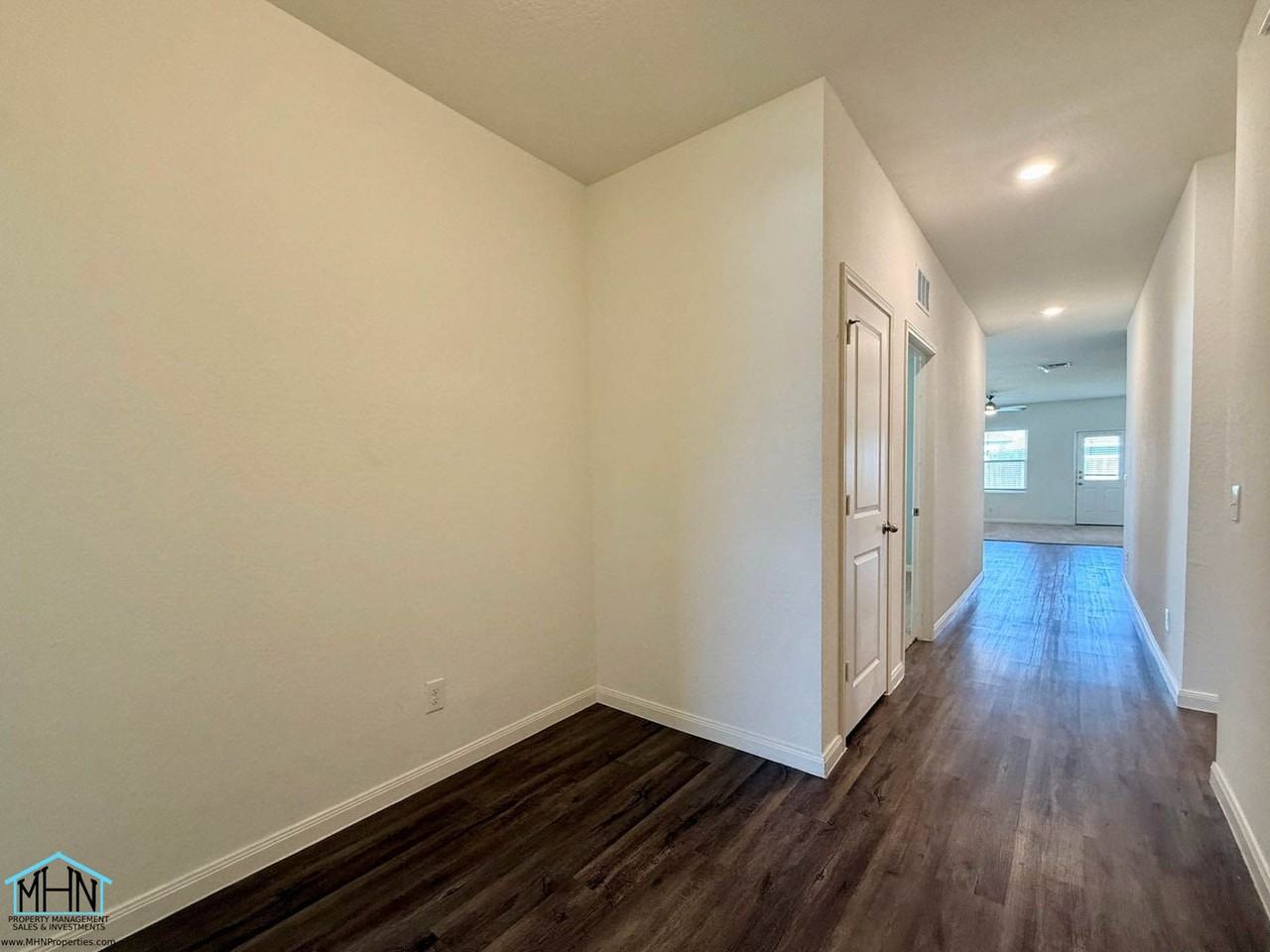 5843 Gulf Mdw - Photo 4 of 23