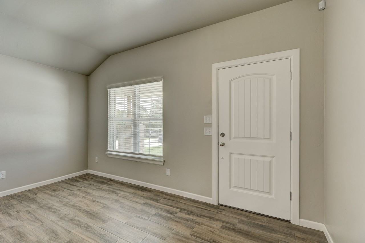 721 League Cir - Photo 3 of 31
