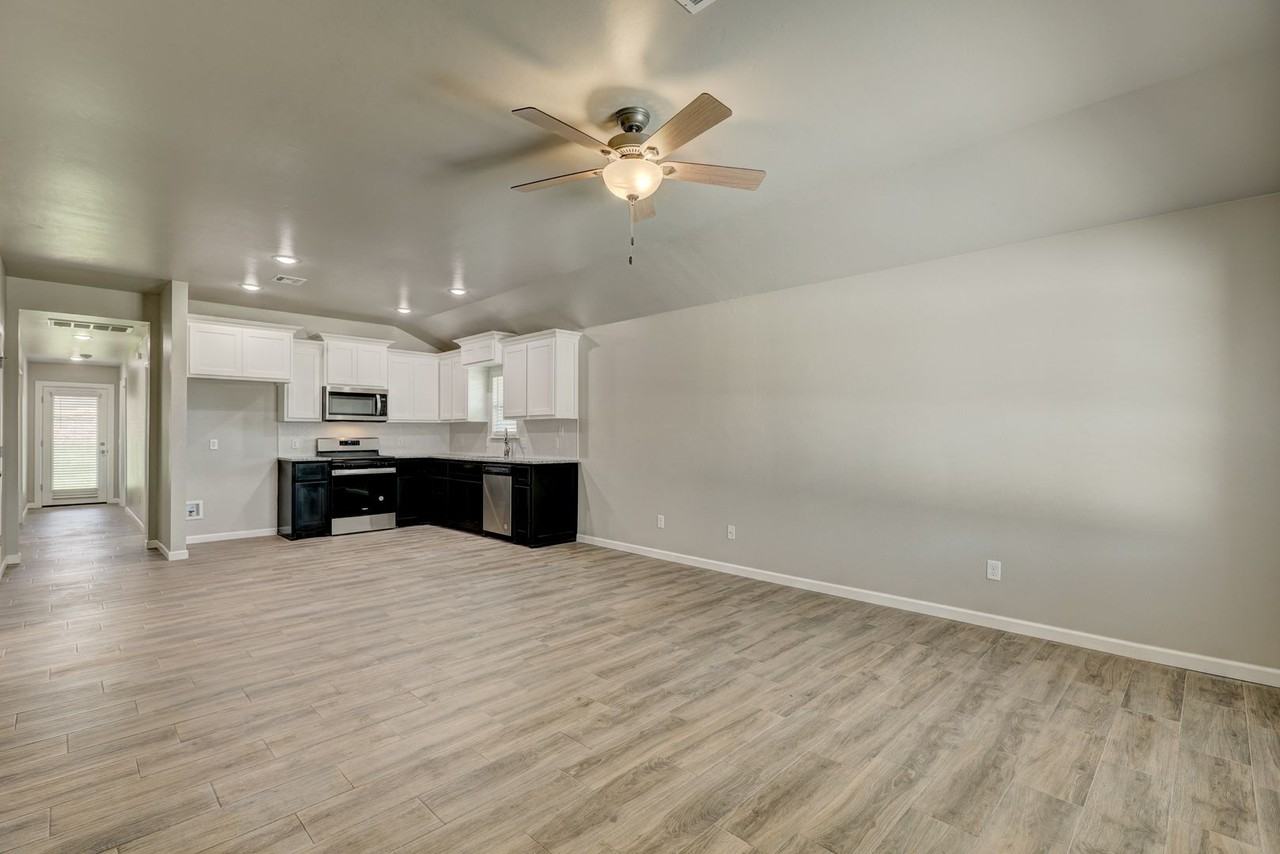 721 League Cir - Photo 4 of 31