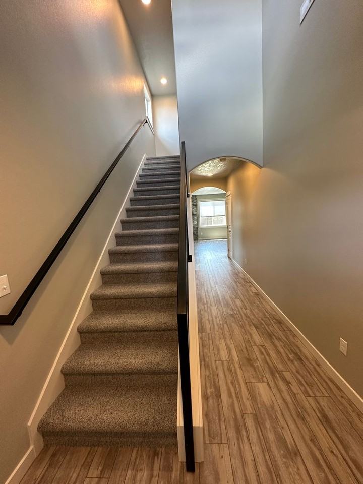 2558 Nw Hemlock Way - Photo 3 of 22