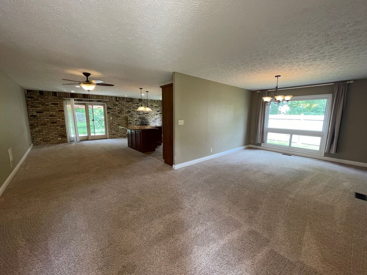 2623 Covington St - Photo 2 of 23