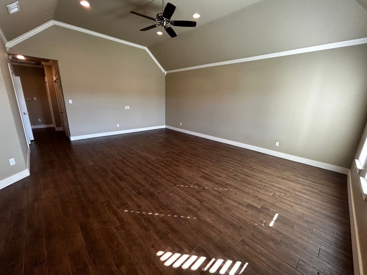 1209 Pinot Dr - Photo 2 of 25