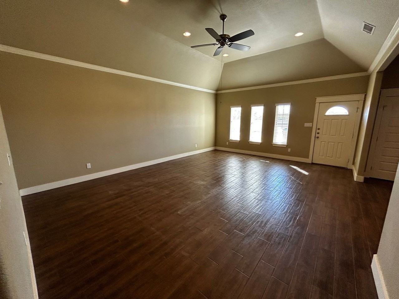 1209 Pinot Dr - Photo 3 of 25