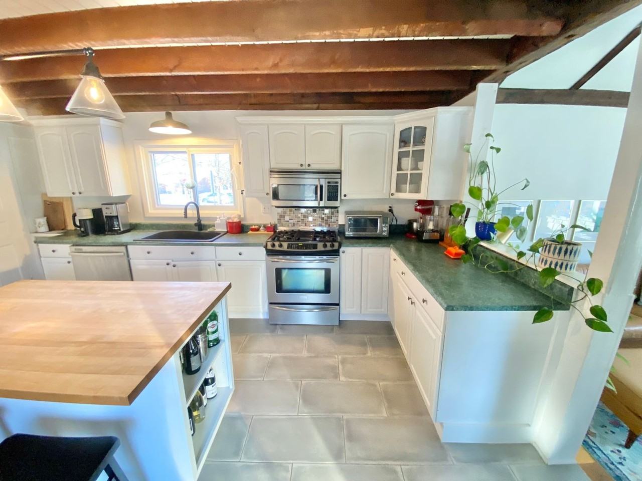 851 Main St - Photo 2 of 24