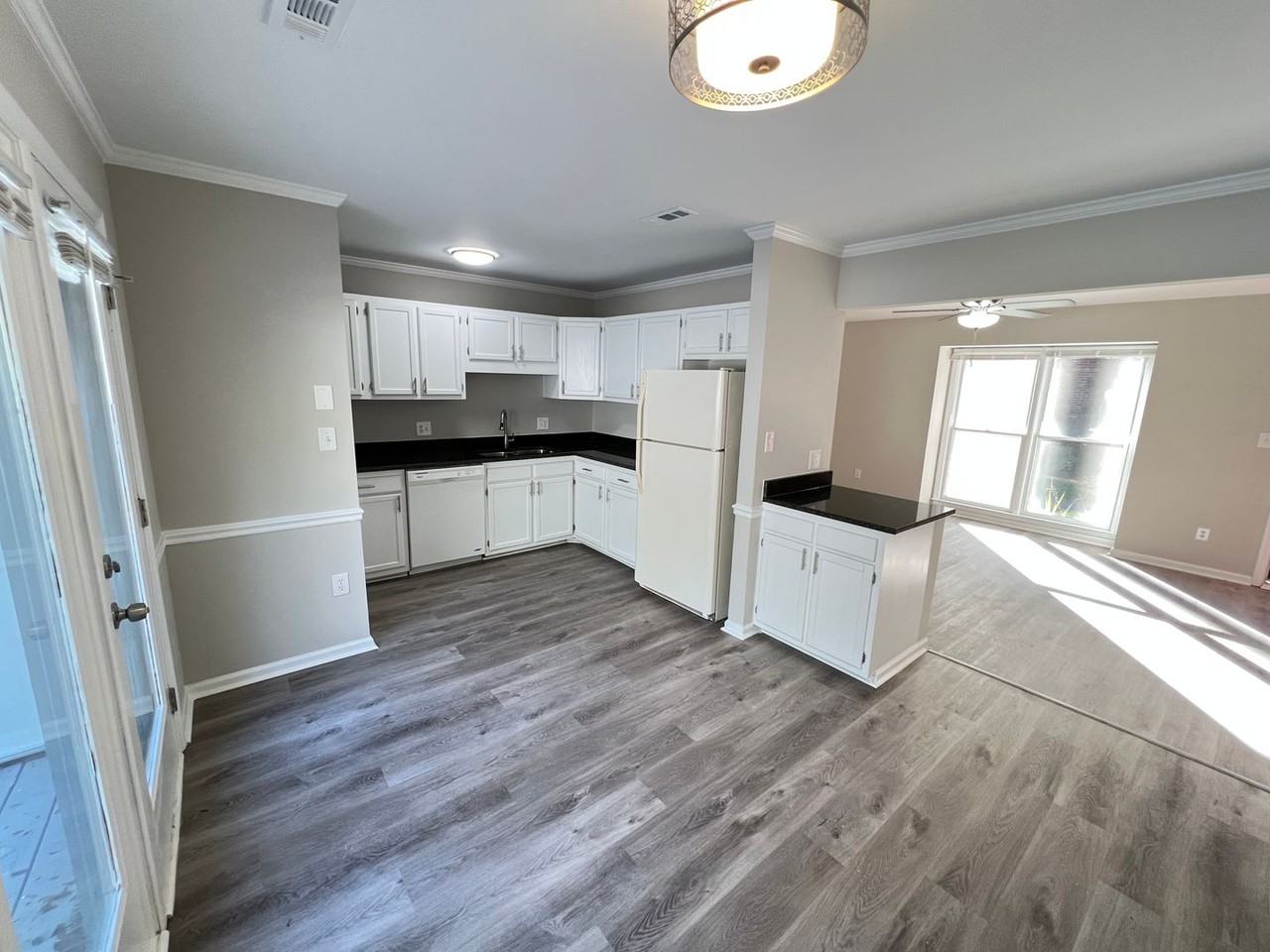 4713 Matt Dr Apt D - Photo 3 of 22