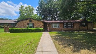 425 Mimosa Dr - Photo 1 of 1