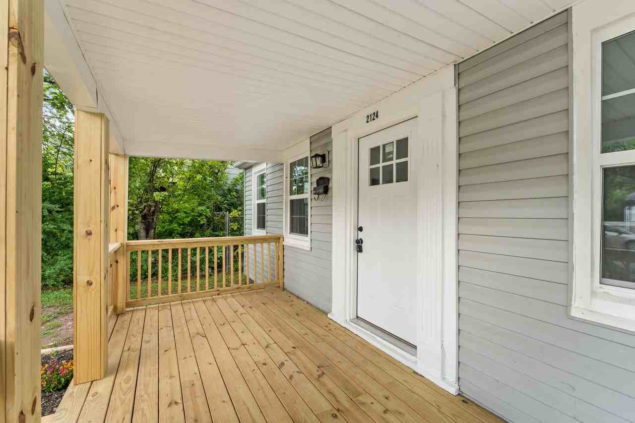 2124 Woodbine Ave - Photo 5 of 18