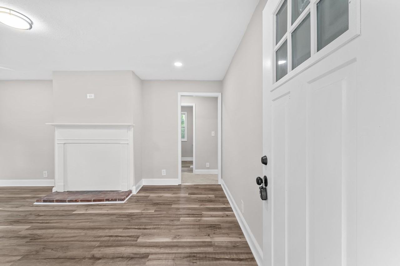 2124 Woodbine Ave - Photo 6 of 18