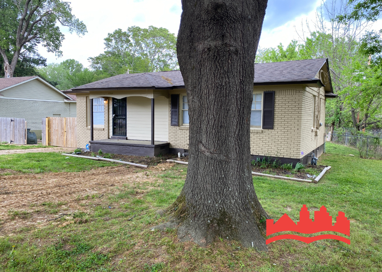4960 Frankie Ln - Photo 3 of 15