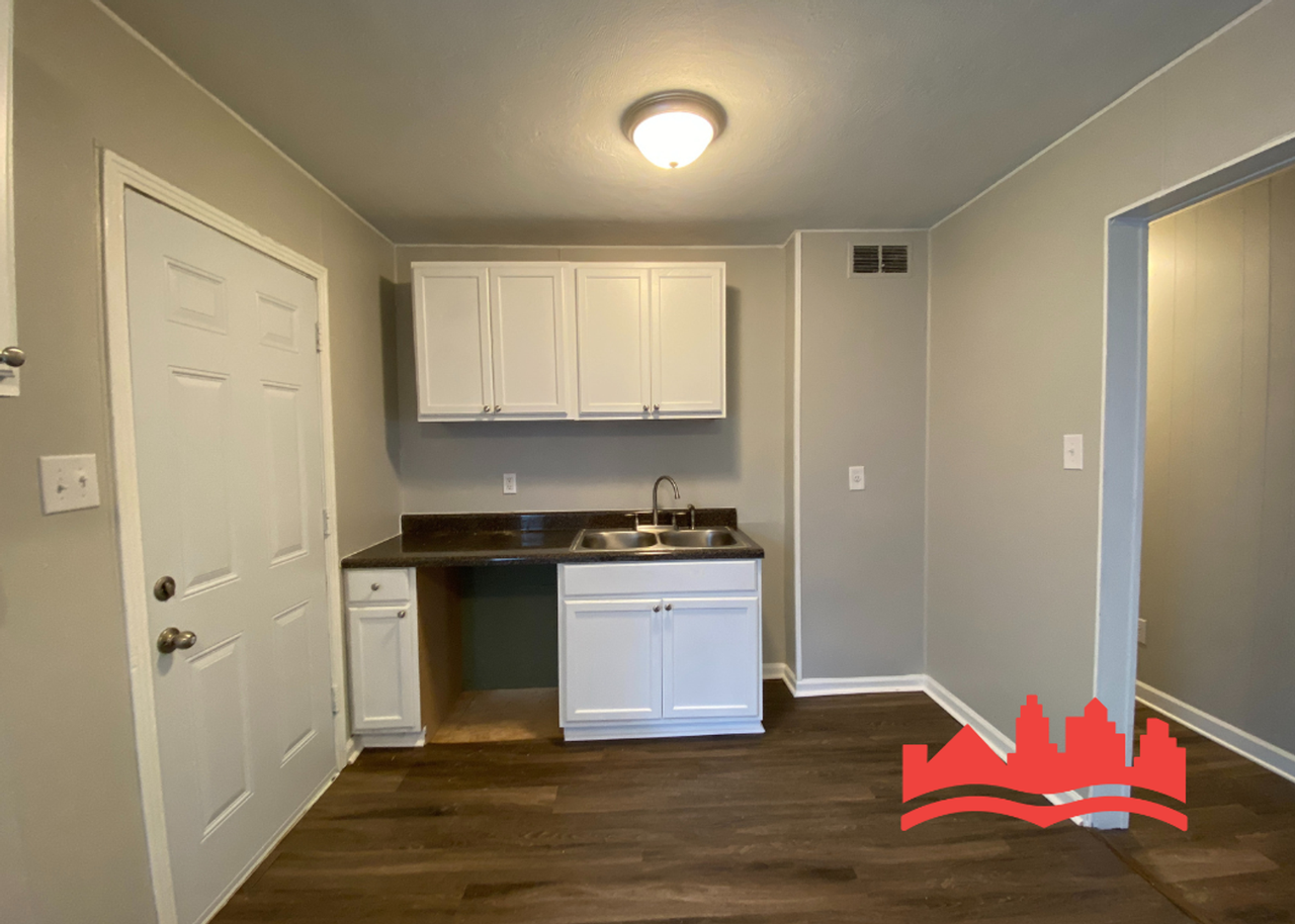 4960 Frankie Ln - Photo 7 of 15