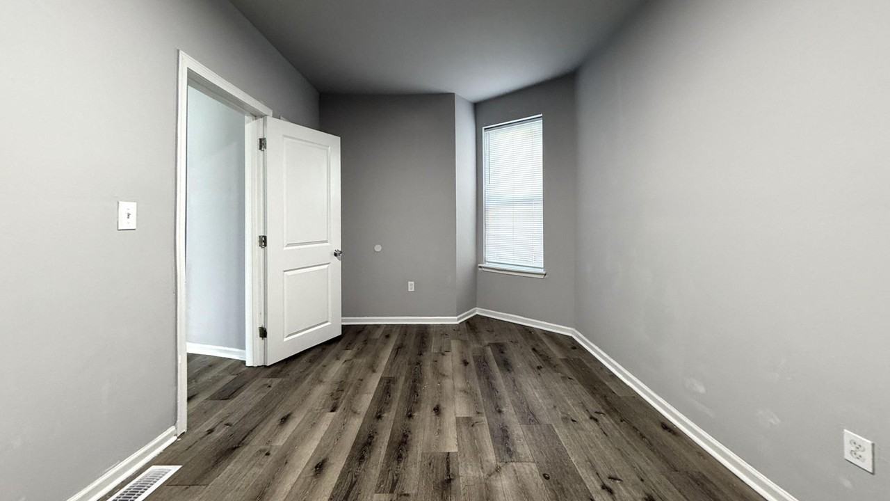 5820 Belmar Ter - Photo 5 of 19