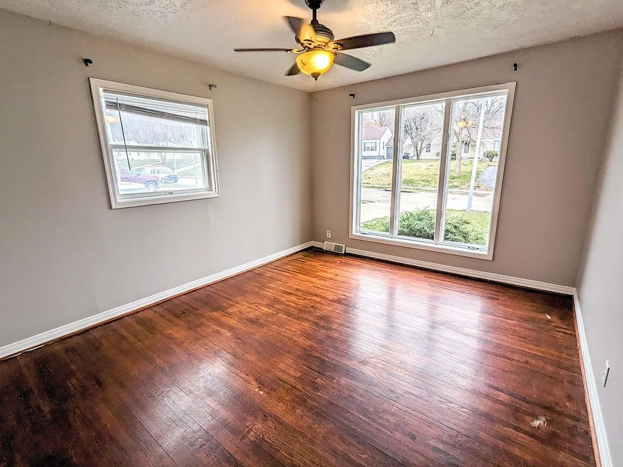 3421 Martin Ave - Photo 5 of 14