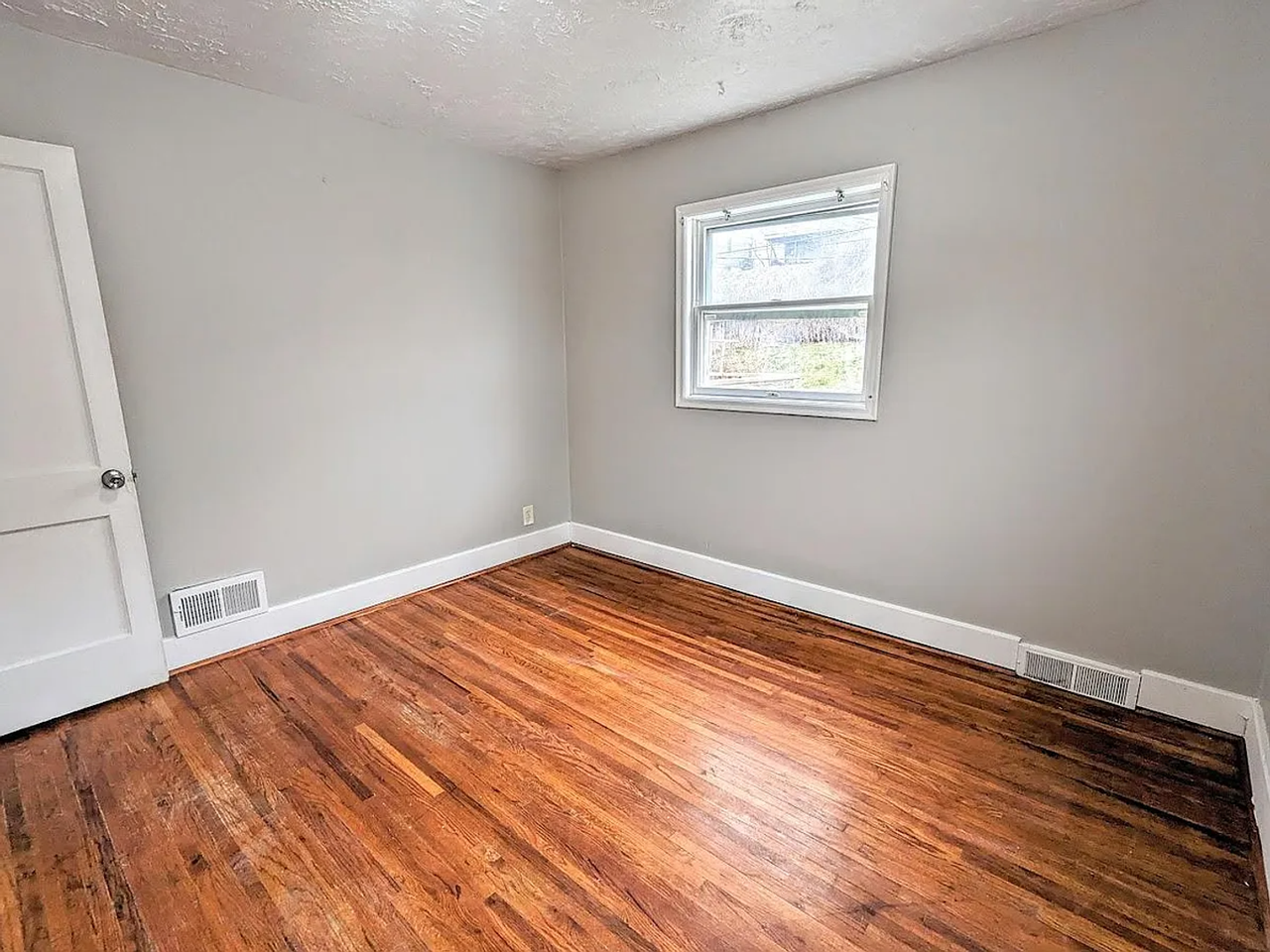 3421 Martin Ave - Photo 6 of 14