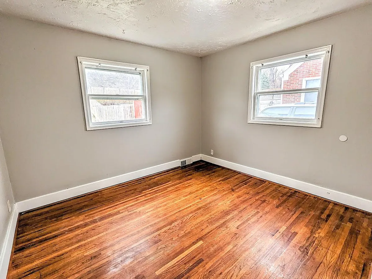 3421 Martin Ave - Photo 7 of 14