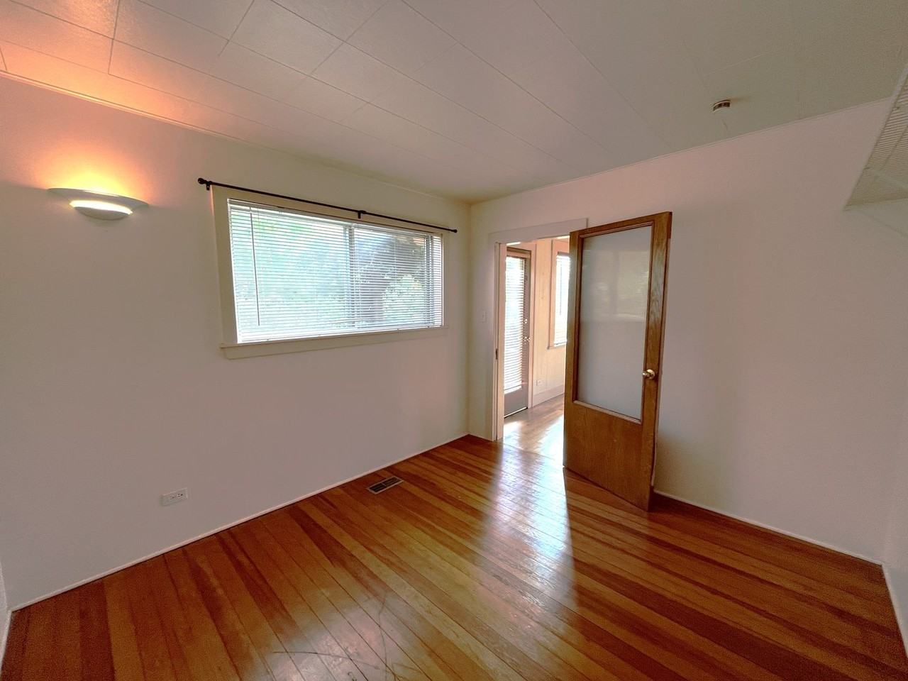 2515 Nevada St - Photo 6 of 26