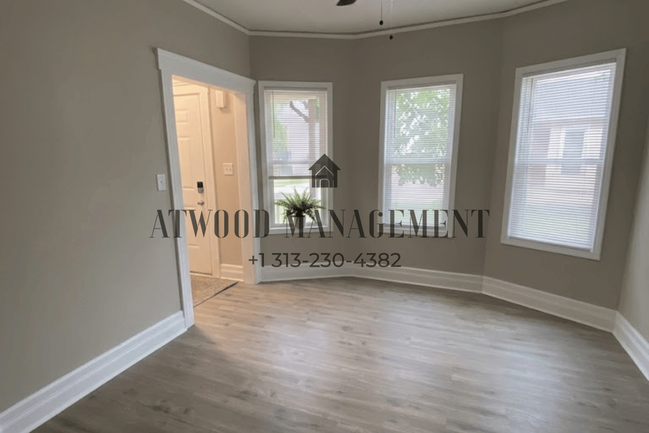 6439 Fischer St - Photo 2 of 13
