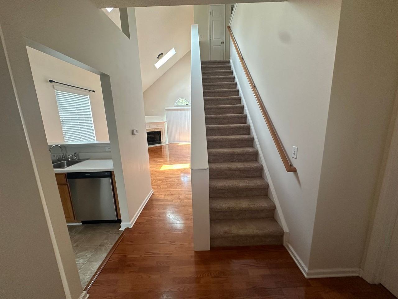 518 Auburn Square Dr - Photo 3 of 15